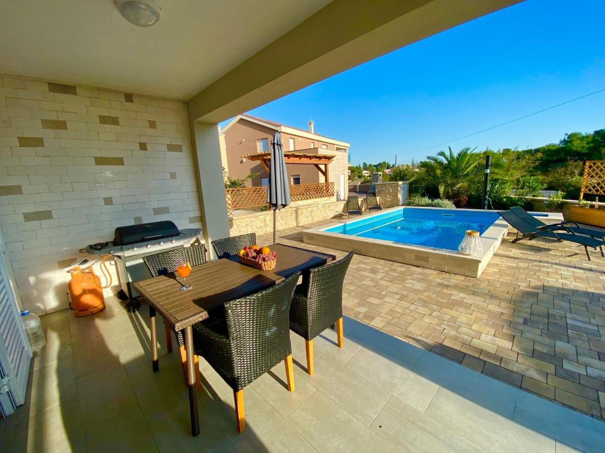 Villa Island Vir With Pool Esterno foto